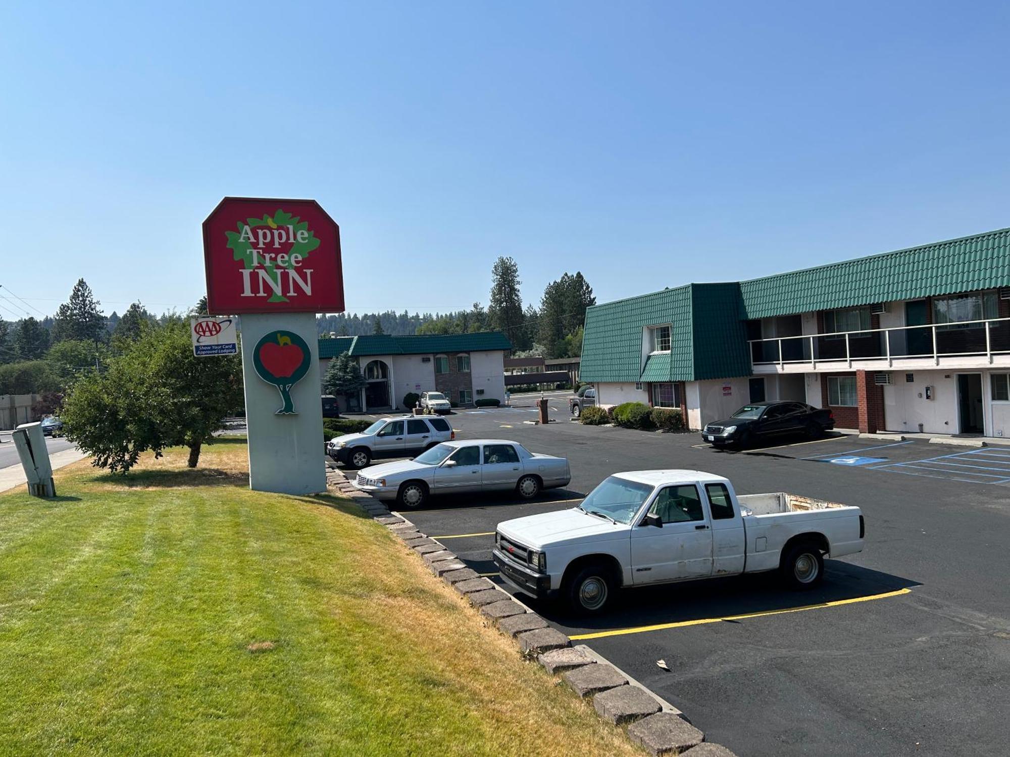 Apple Tree Inn Σποκάν Εξωτερικό φωτογραφία